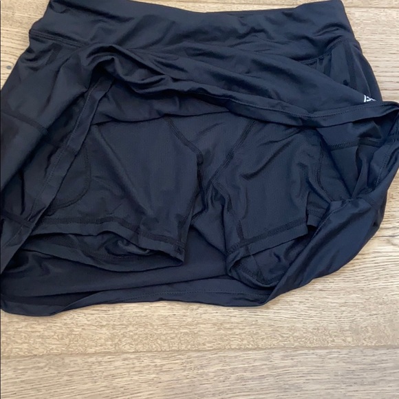 Baleaf tennis skirt - Picture 2 of 3